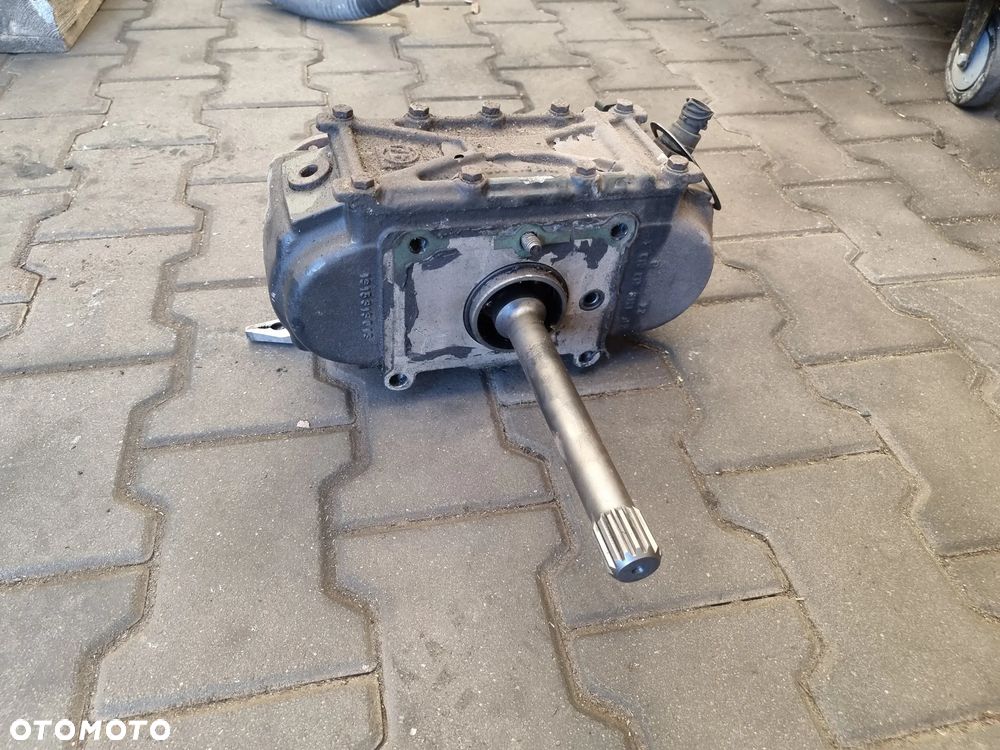 PRZYSTAWKA ODBIORU MOCY HYDRAULIKI NA WAŁ ZF MAN DAF - 2