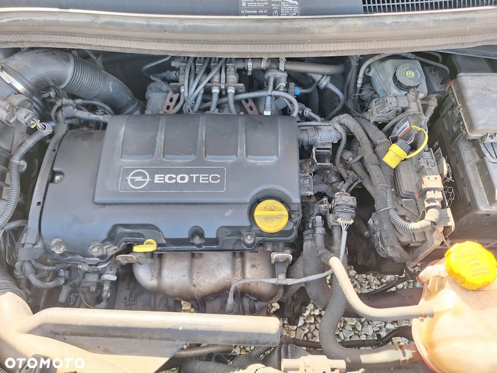 Opel Corsa 1.4 16V Active - 29