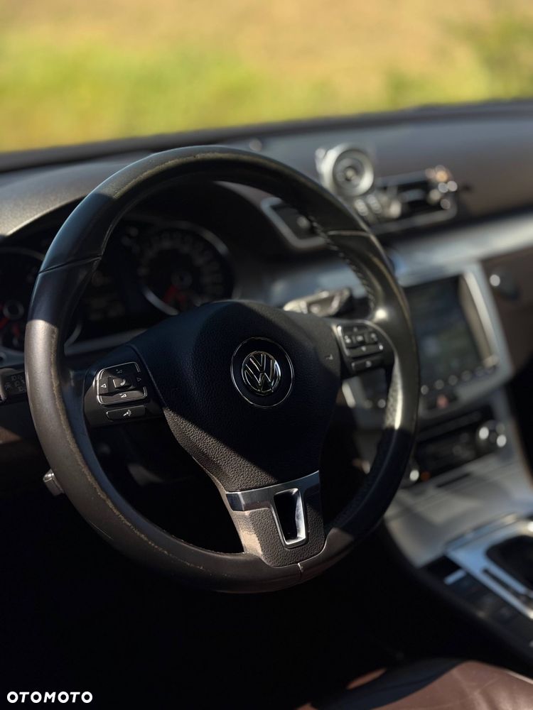 Volkswagen Passat - 3