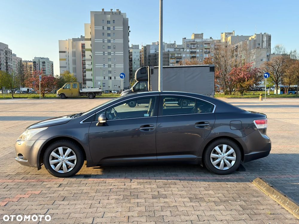 Toyota Avensis 2.0 D-4D Sol - 9