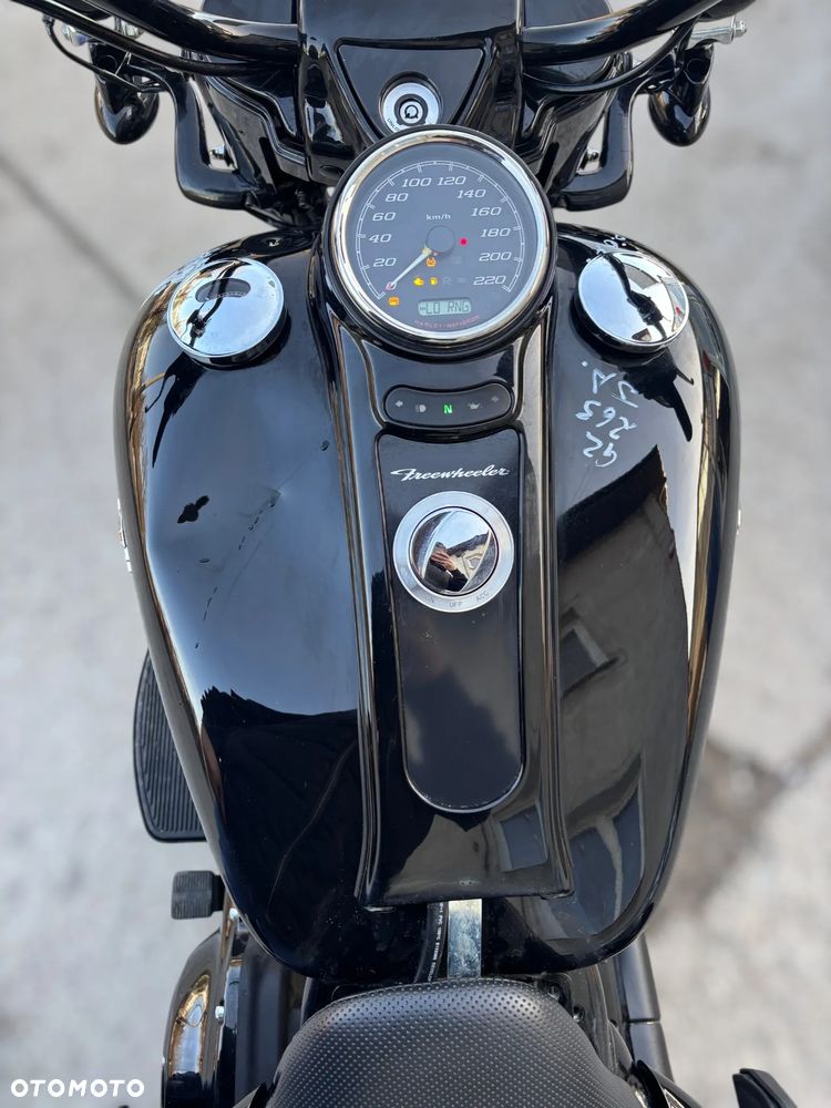 Harley-Davidson Trike Freewheeler - 19