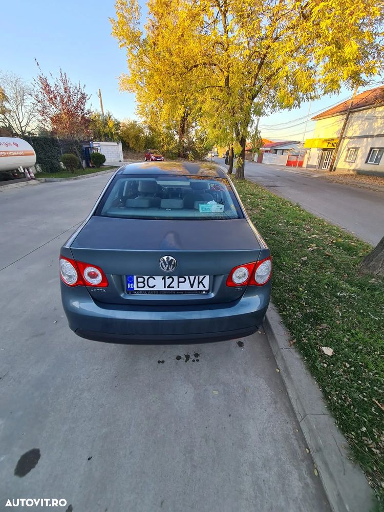 Volkswagen Jetta 1.9 TDI Trendline - 2