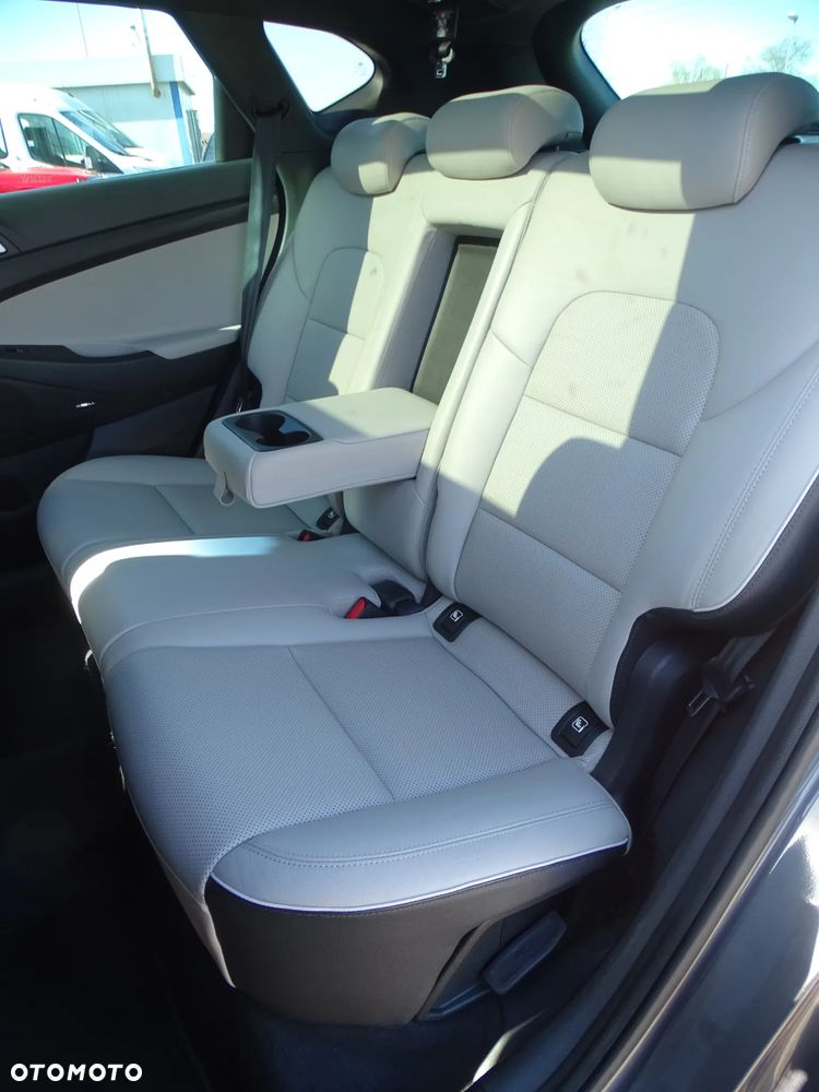 Hyundai Tucson blue 1.6 CRDi 2WD DCT Premium - 25