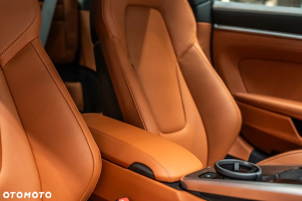 Porsche 911 Carrera S - 25