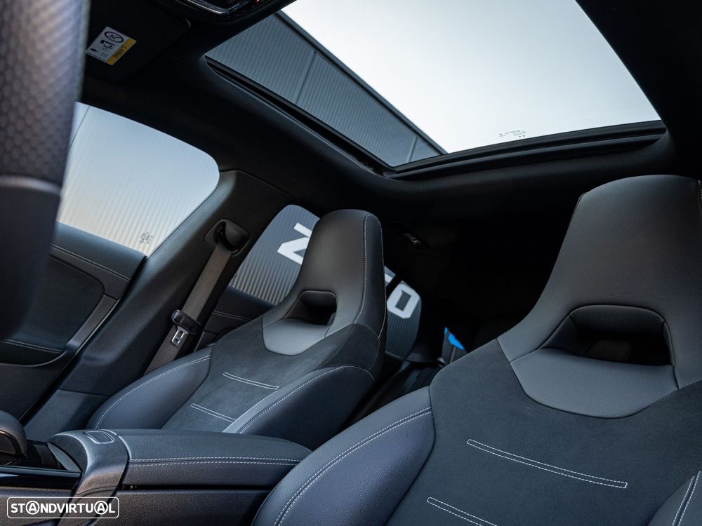 Mercedes-Benz CLA 250 - 21