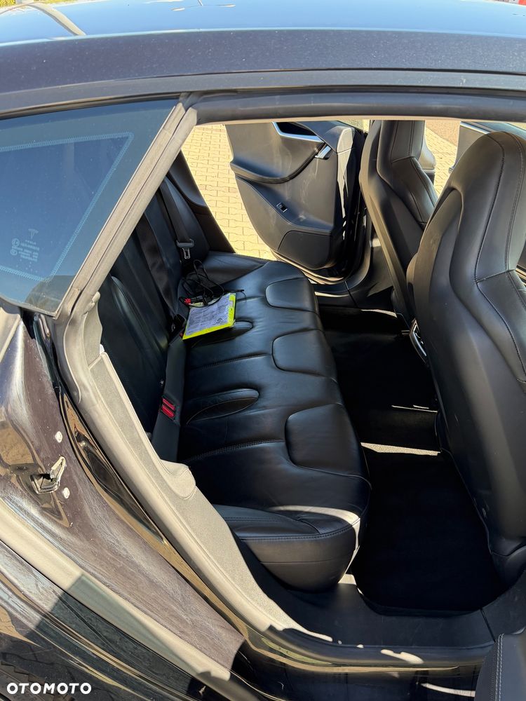 Tesla Model S 70 D - 14