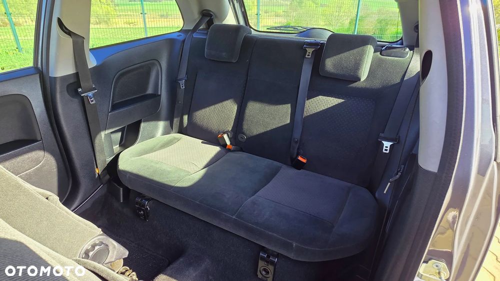 Ford Fiesta 1.4 Ghia - 11