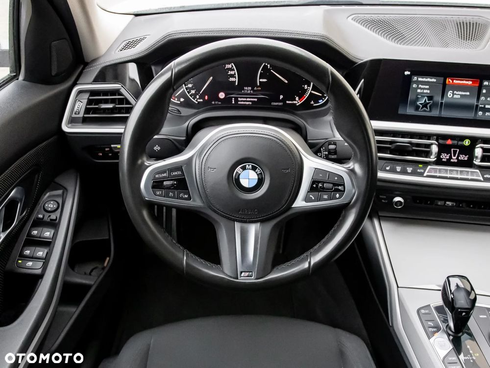 BMW Seria 3 318d M Sport - 16
