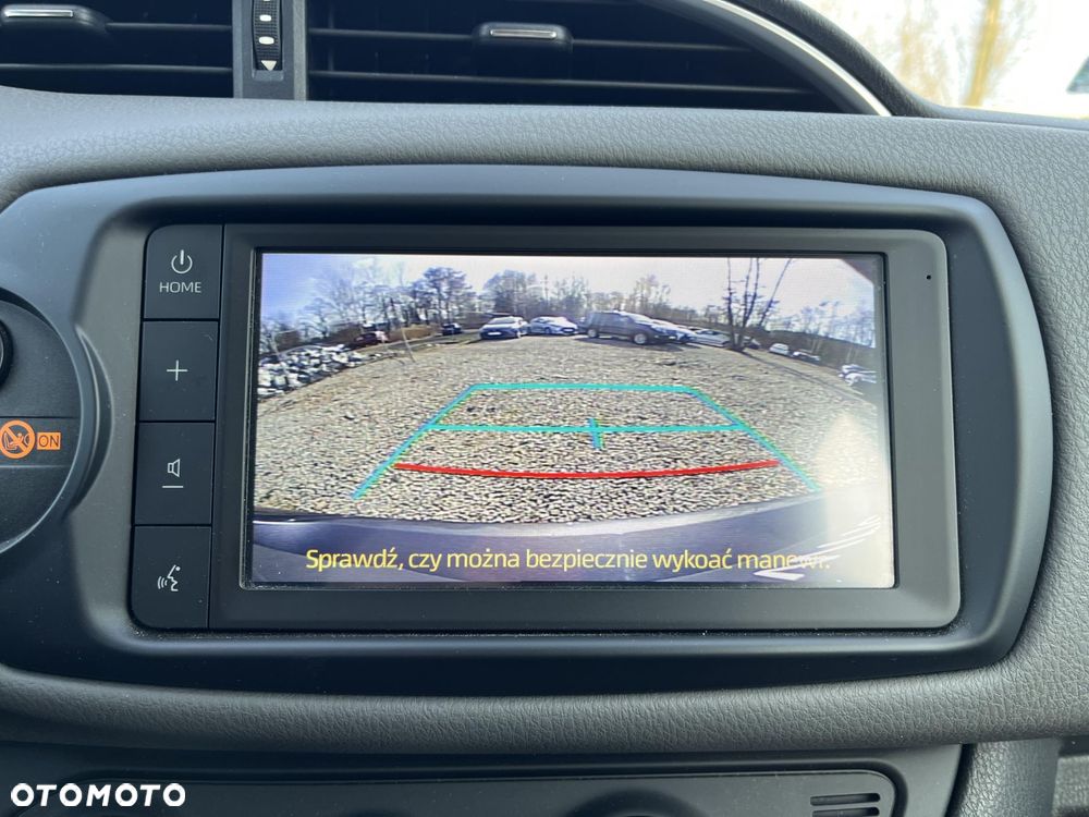 Toyota Yaris 1.5 Premium - 9
