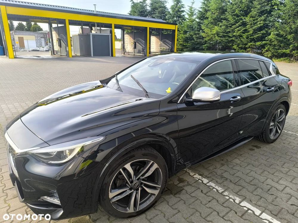 Infiniti Q30 1.5d Sport City Black - 1