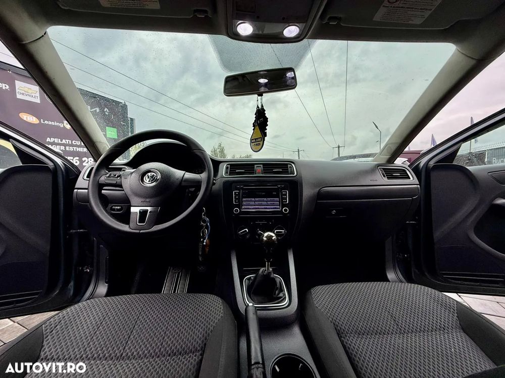 Volkswagen Jetta - 6