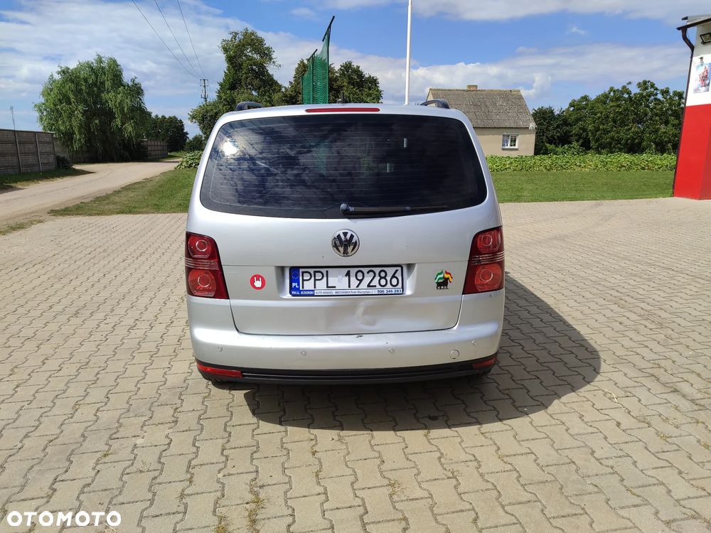 Volkswagen Touran - 21