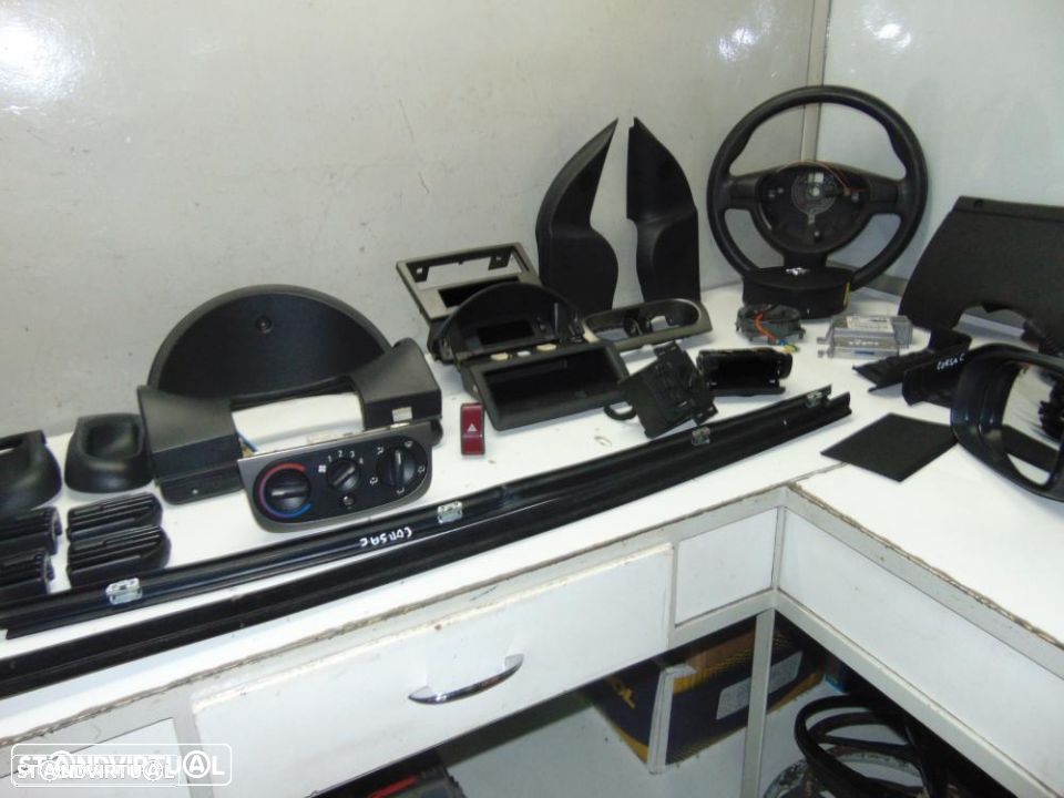 Opel Corsa C 3pt vários - 3