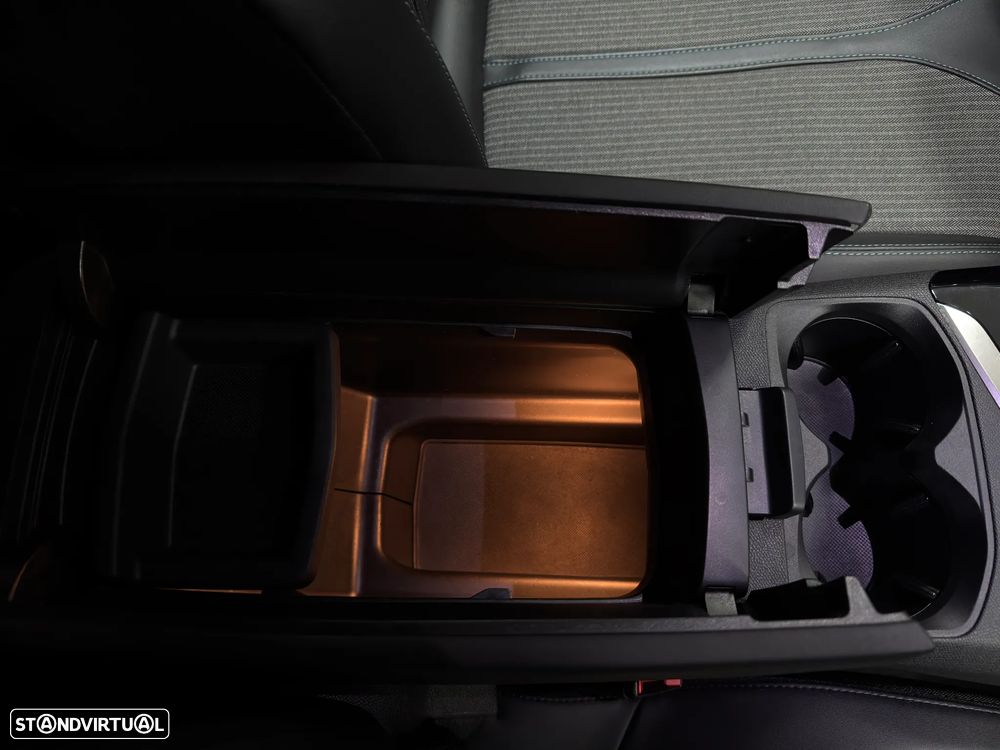 Peugeot 3008 1.6 Hybrid GT Pack e-EAT8 - 31