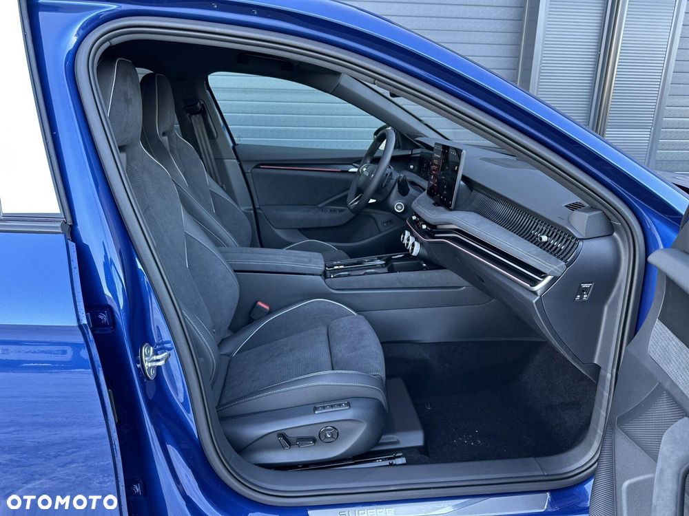 Skoda Superb 1.5 TSI mHEV Sportline DSG - 32