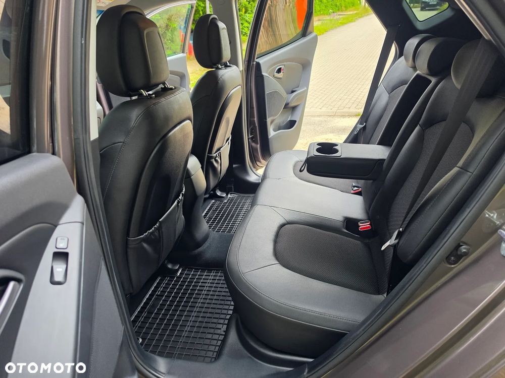 Hyundai ix35 2.0 CRDi Premium 4WD - 17
