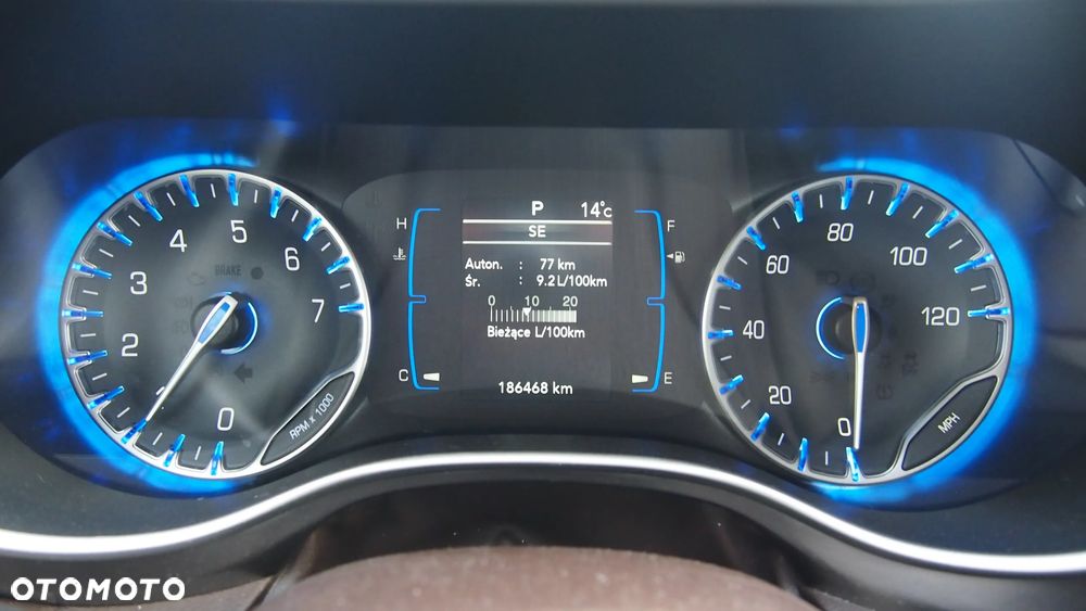 Chrysler Pacifica - 8