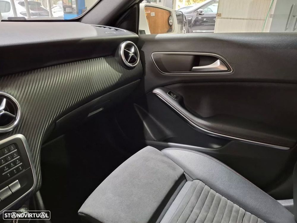 Mercedes-Benz A 180 d AMG Line - 15