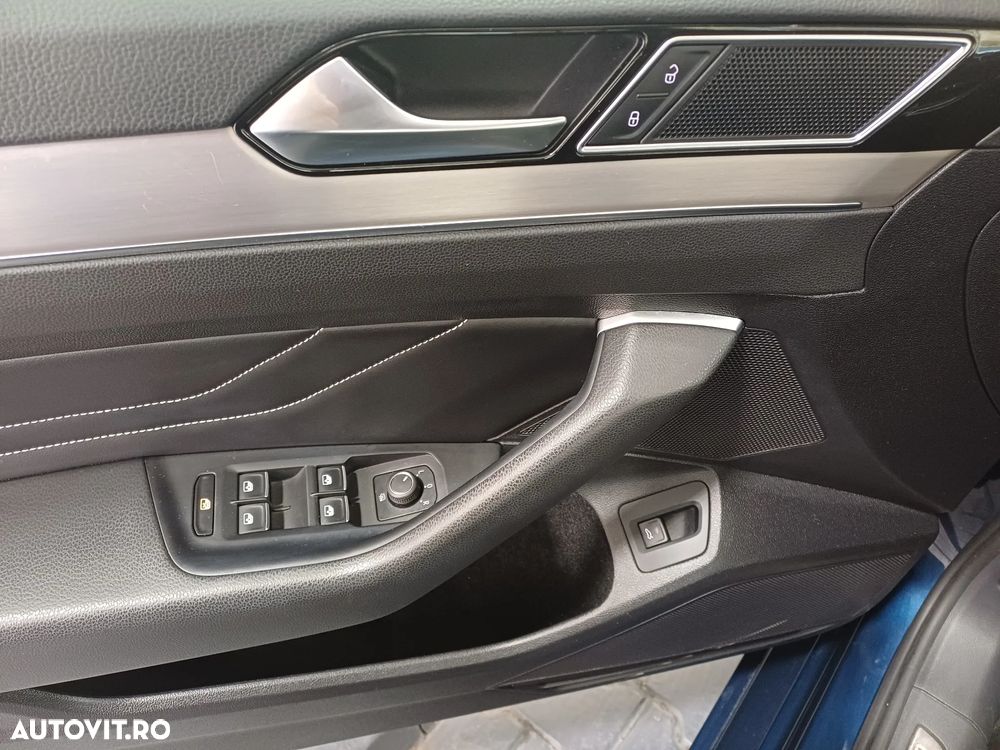 Volkswagen Passat Variant 2.0 TDI DSG Highline - 9