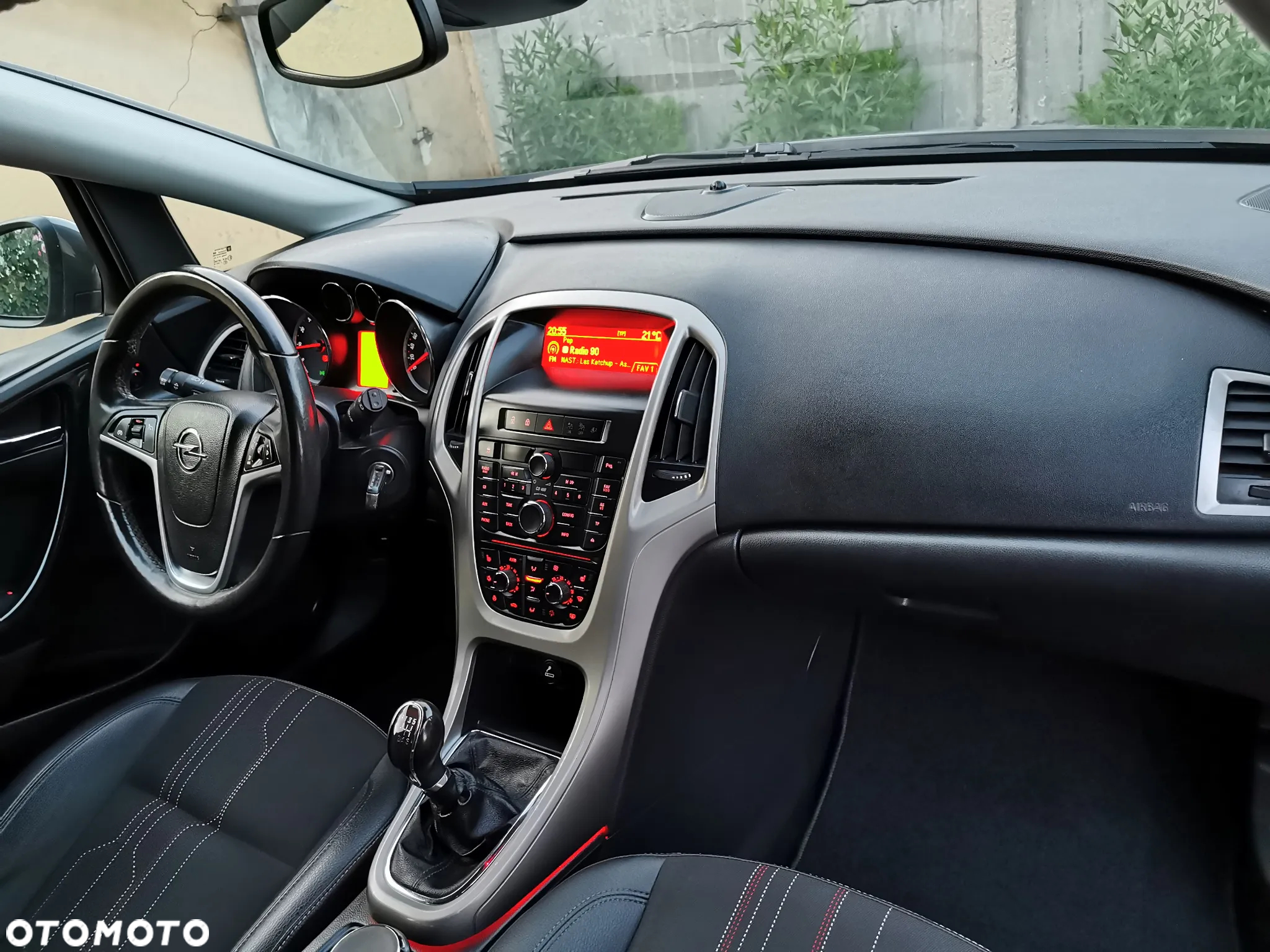 Opel Astra 1.4 Turbo 150 Jahre - 24
