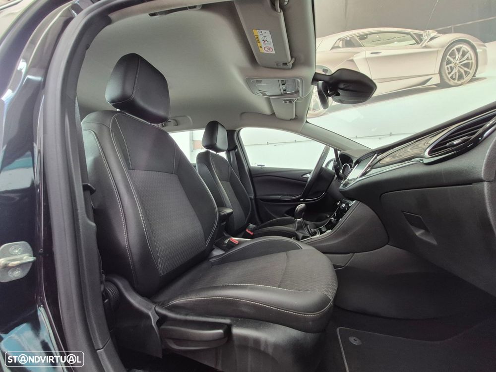 Opel Astra Sports Tourer - 20