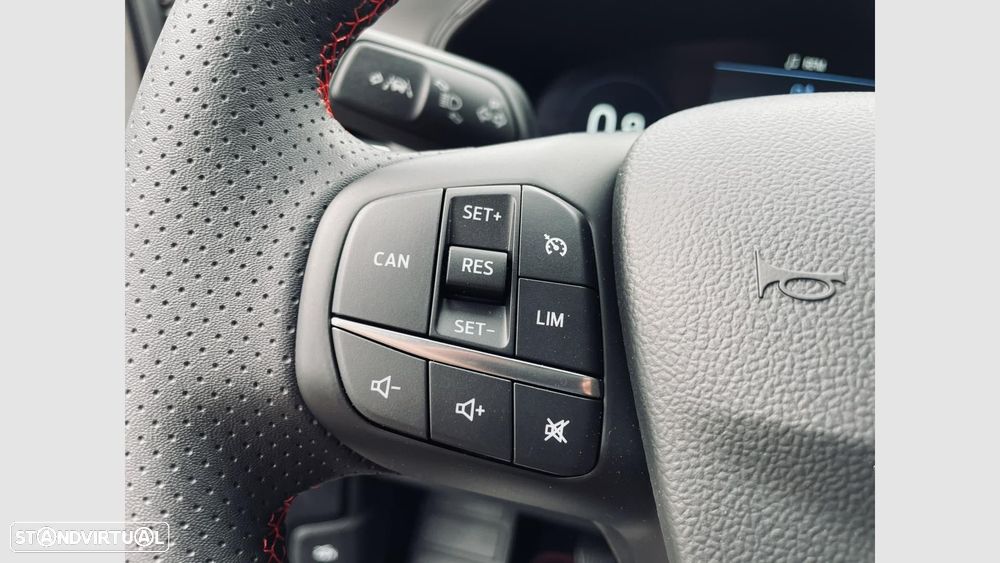 Ford Focus 1.0 EcoBoost MHEV ST-Line X - 14