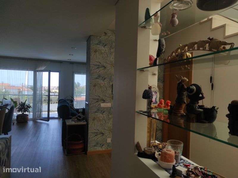 Moradia com piscina e vista mar e serra - Grande imagem: 4/12