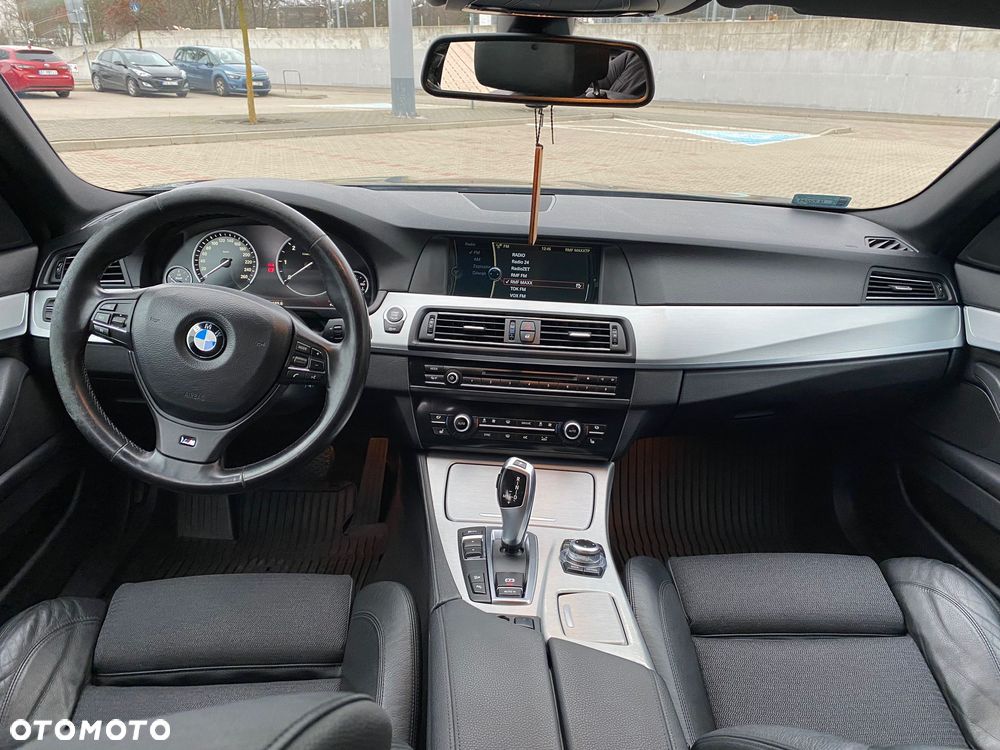 BMW Seria 5 525d xDrive - 4