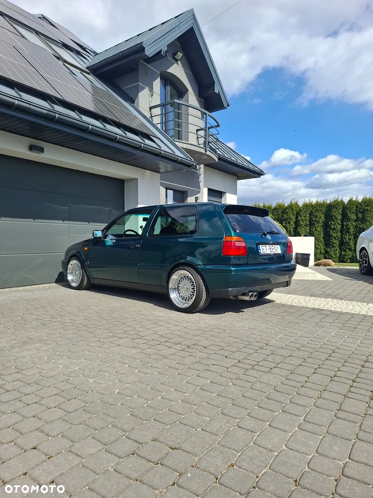 Volkswagen Golf - 4