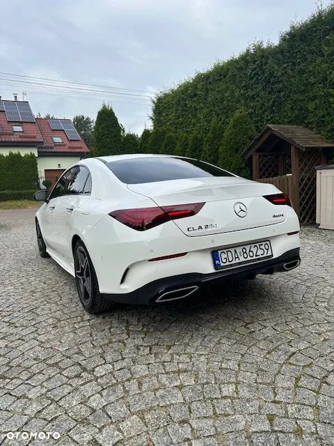 Mercedes-Benz CLA 220 7G-DCT - 3