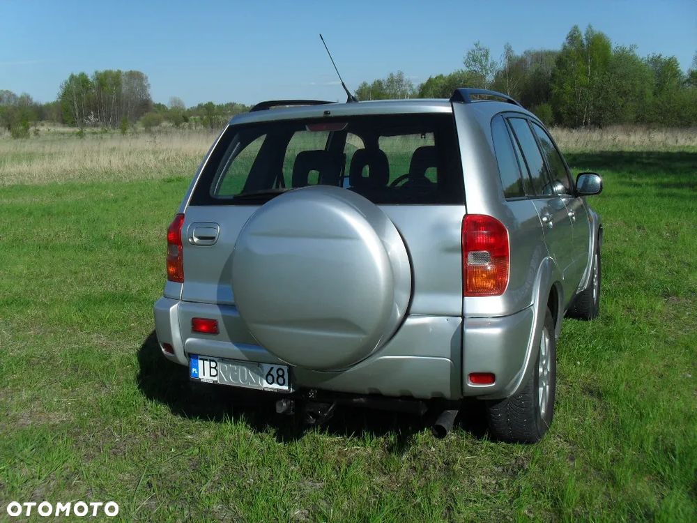 Toyota RAV4 - 16