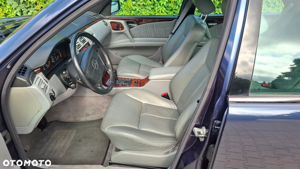 Mercedes-Benz Klasa E 280 4 Matic Elegance - 10