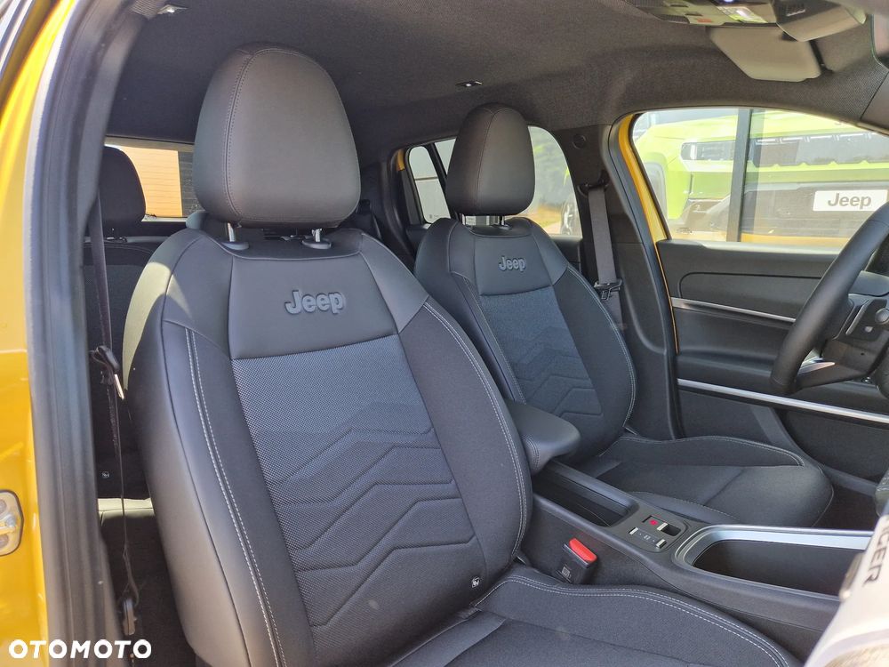Jeep Avenger 1.2 T3 mHEV Summit FWD eDCT6 - 17