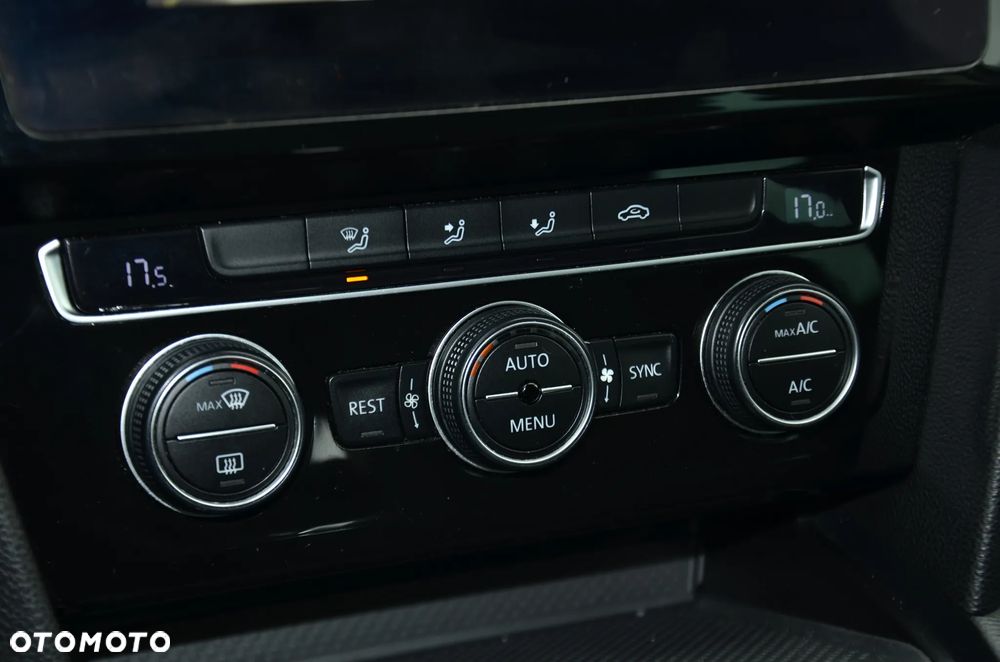 Volkswagen Passat - 29