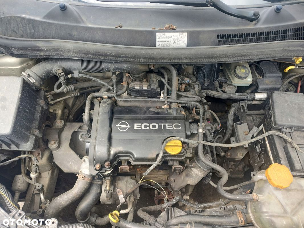 OPEL CORSA D ATRAPA GRILL - 3