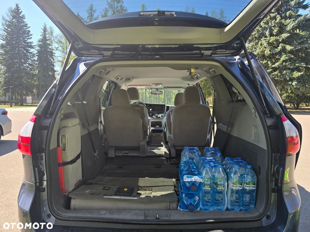 Toyota Sienna 3.5 V6 - 15