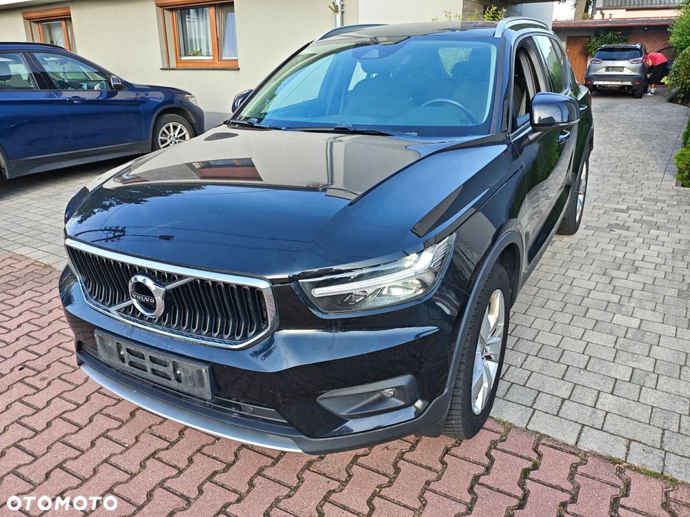 Volvo XC 40 D3 Momentum Pro - 2