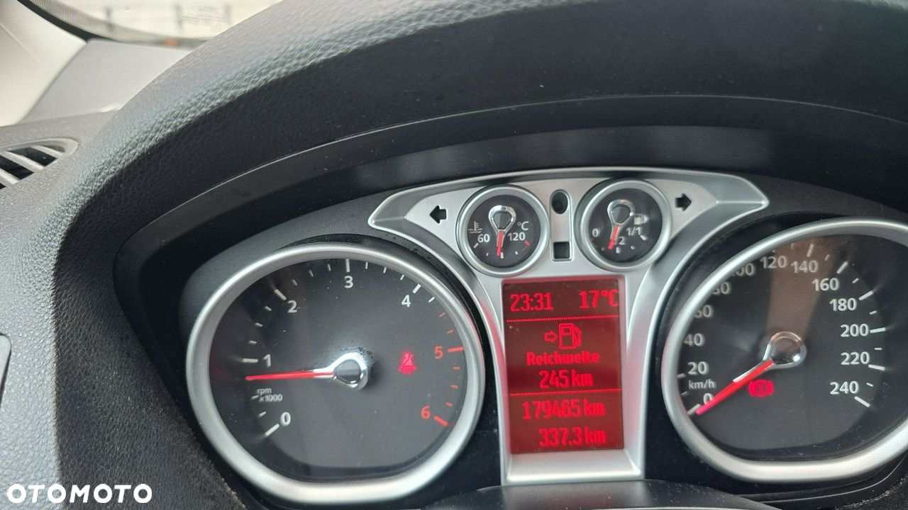 Ford Kuga - 17