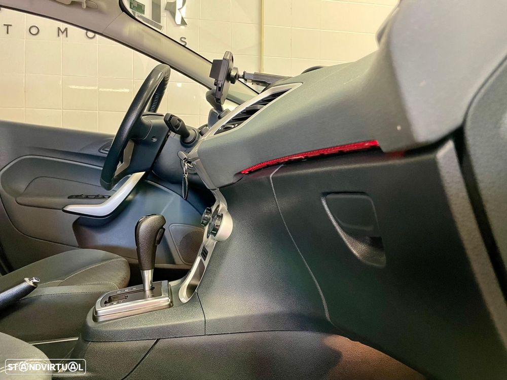 Ford Fiesta 1.4 Titanium Aut. - 36