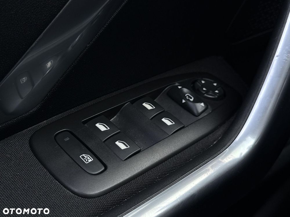 Peugeot 2008 1.2 Pure Tech GPF Allure S&S - 20