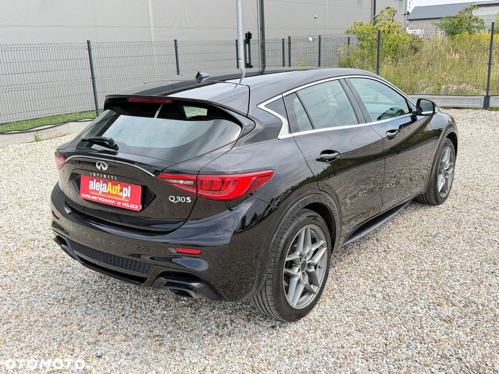 Infiniti Q30 1.6t Sport 7DCT - 4