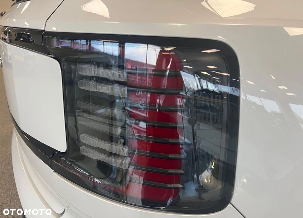 Volvo EX30 Single Motor Extended Range RWD Plus - 14