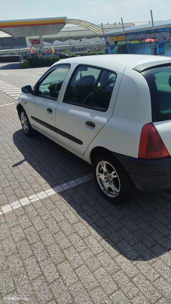 Renault Clio 1.2 RT - 5