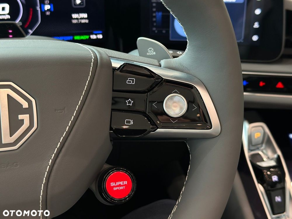 MG Cyberster 77kWh AWD Czarny Dach - 23