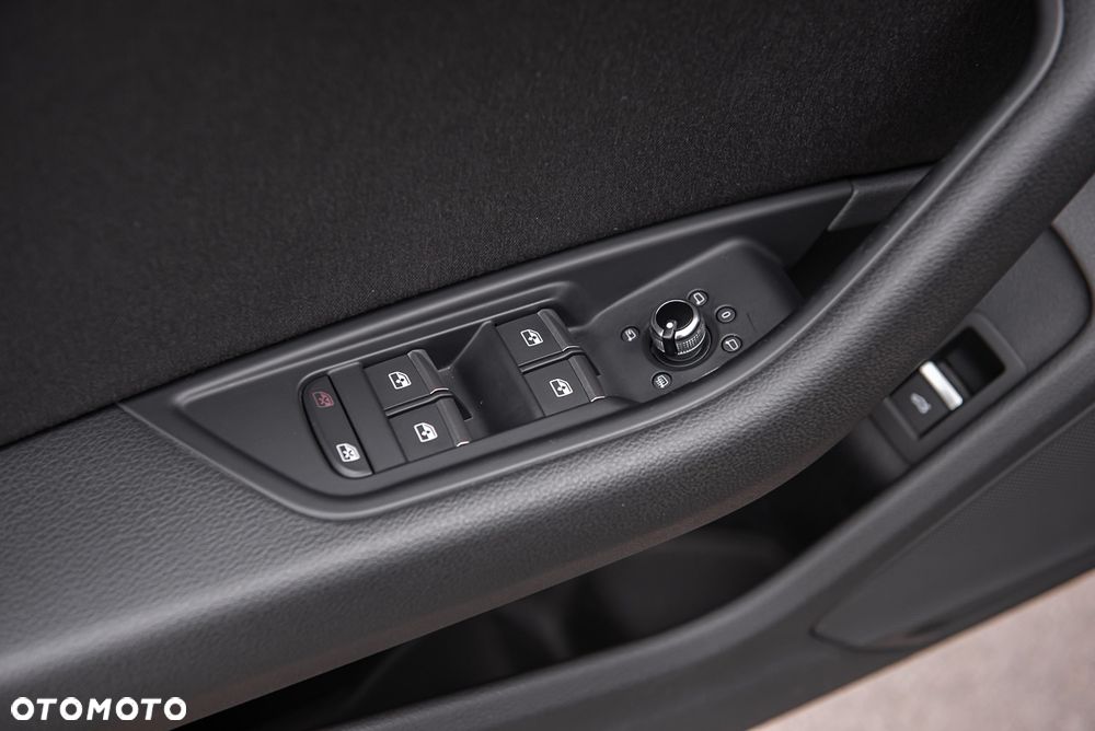 Audi A4 Limousine 35 TFSI S tronic S line - 16