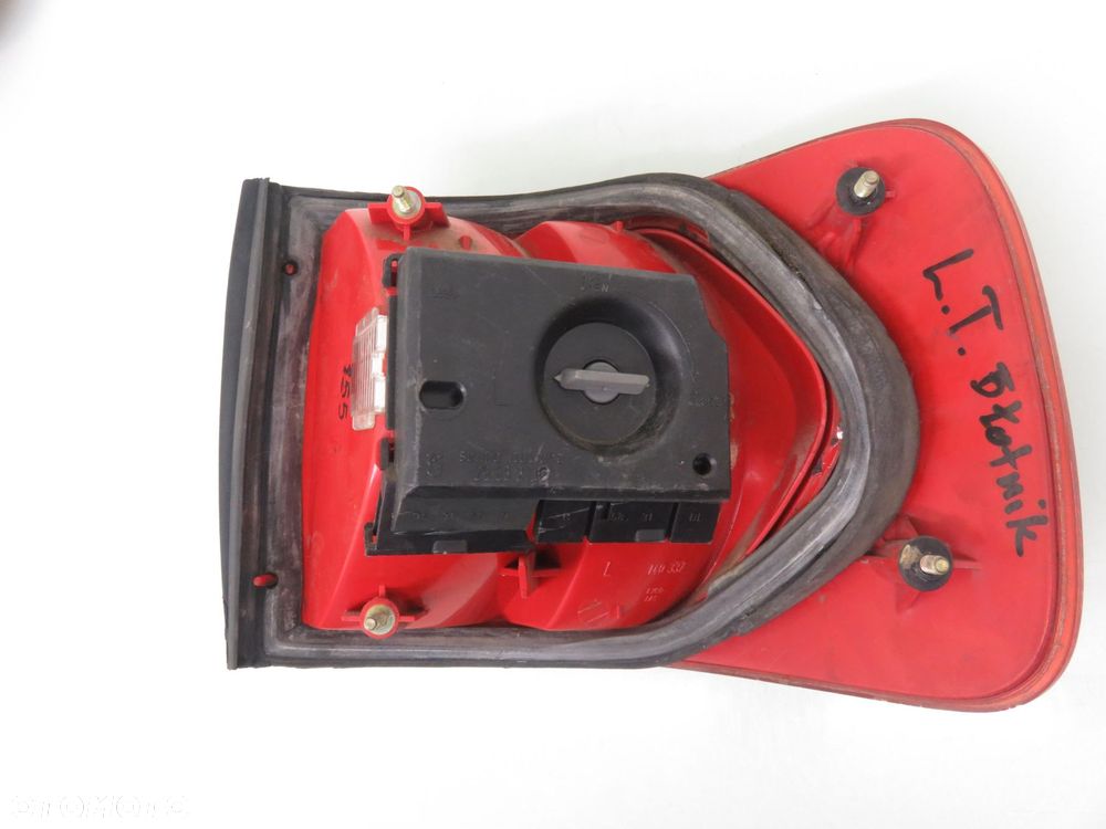 LAMPA LEWA TYLNA AUDI 80 B4 SEDAN 8A0945095E - 4