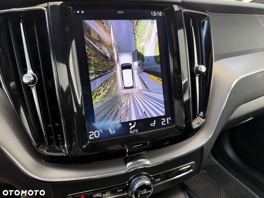 Volvo XC 60 D5 SCR AWD R-Design - 2
