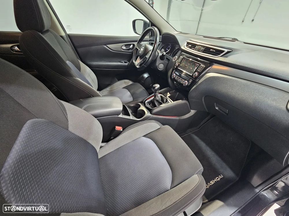 Nissan Qashqai 1.5 dCi N-Connecta J18 - 12