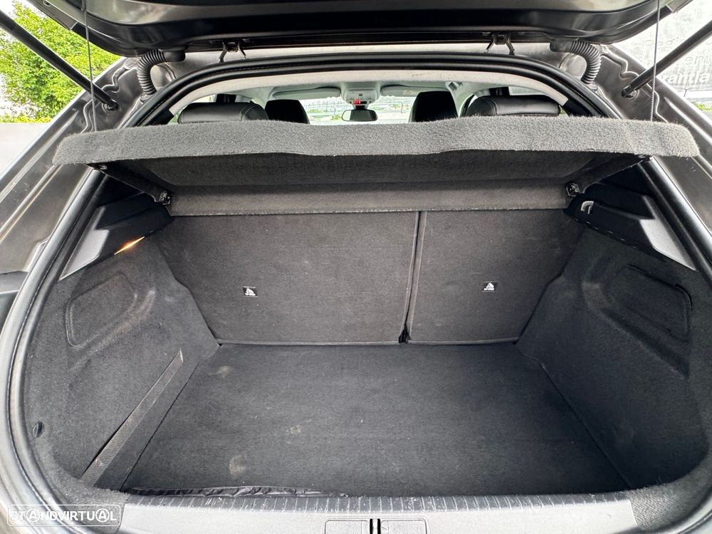 Peugeot 208 1.2 PureTech Allure Pack EAT8 - 30