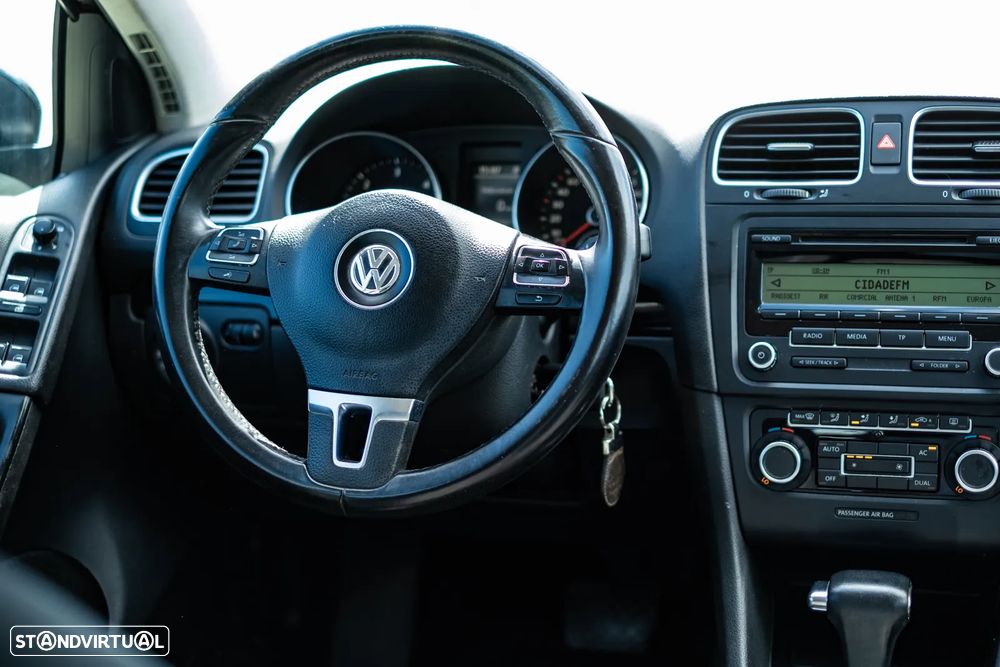 VW Golf 2.0 TDi Highline DSG - 16